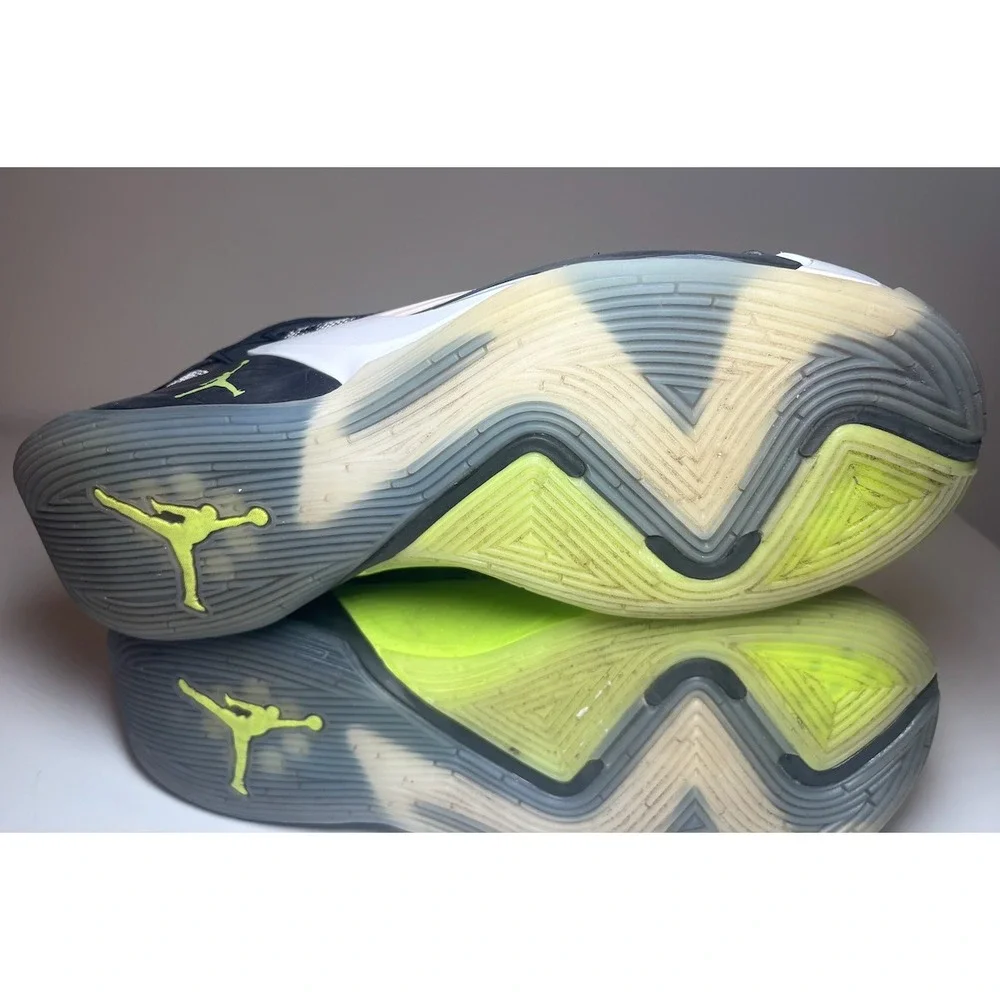Jordan Luka 2 Black Volt Basketball Shoes DX8733-017 Men's Size 10.5